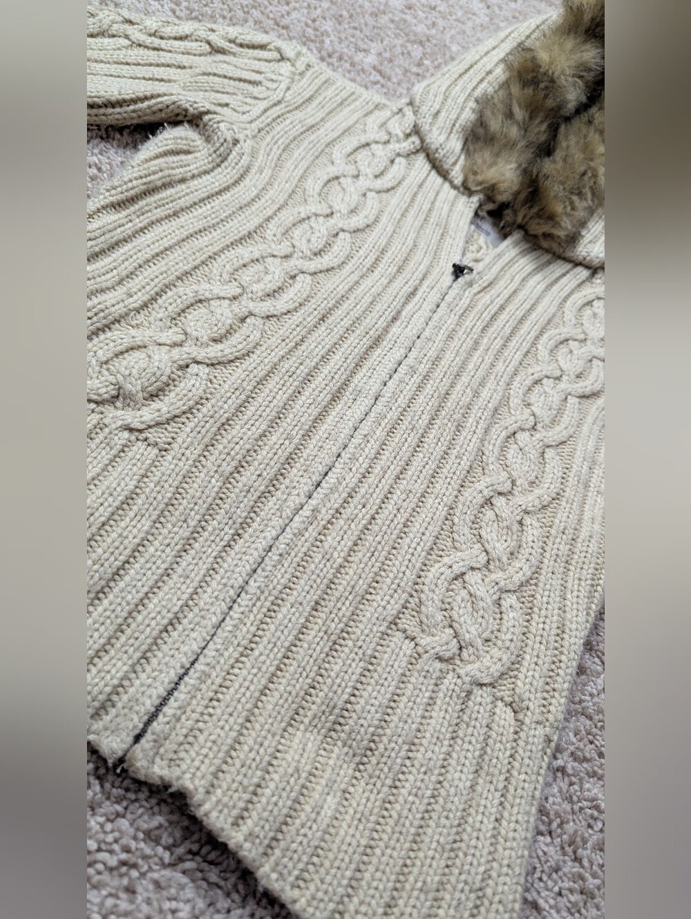 Vintage Y2K Aeropostale Cable Knit Fur Trim Hooded Zip Up Sweater Medium Cream - Picture 8 of 11